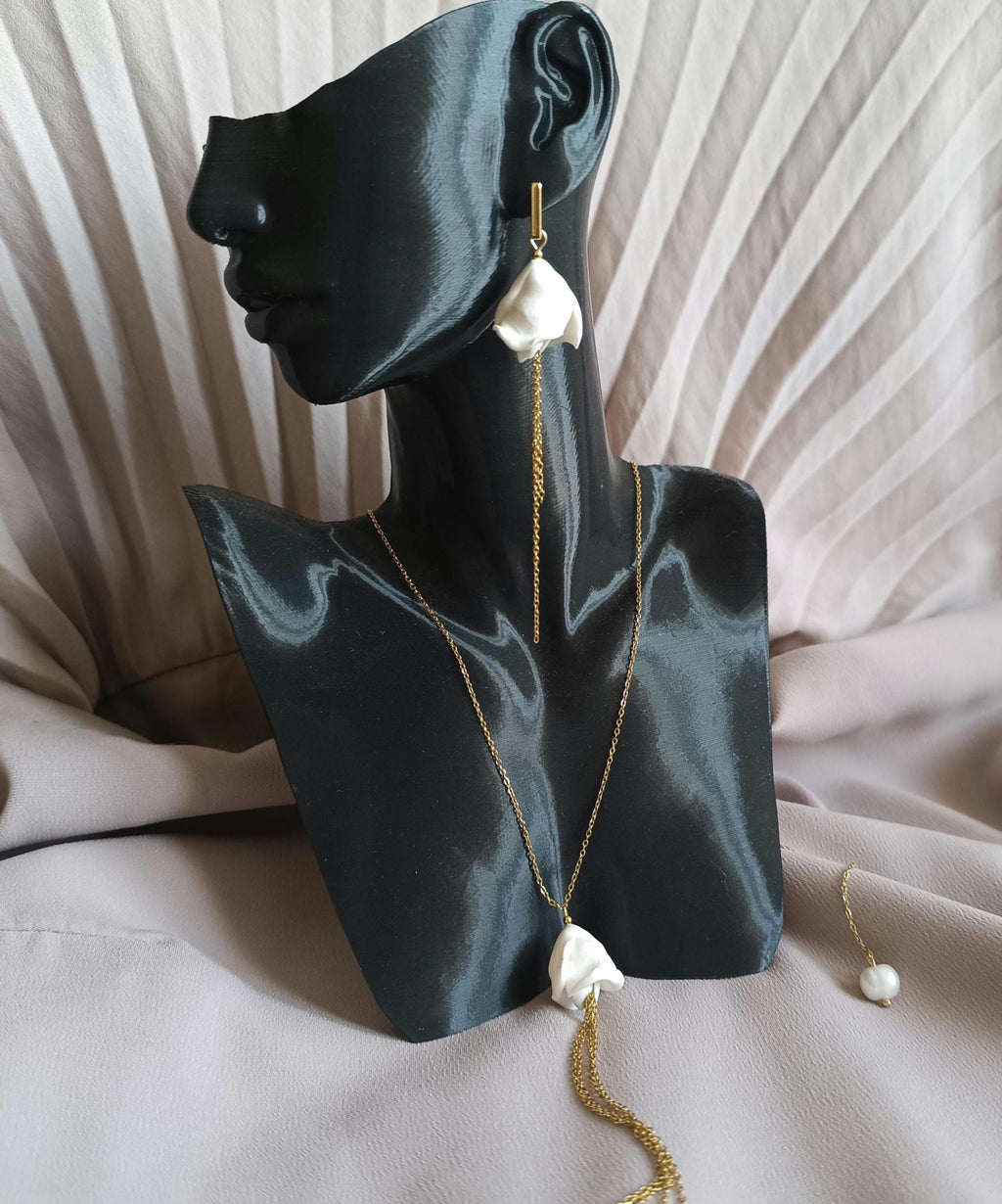 Minimalist Pearl Choker Necklace