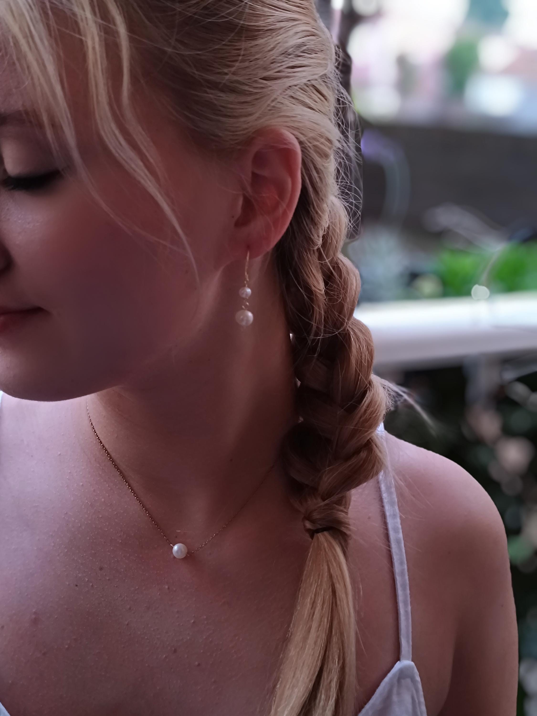 Minimalist Back Necklace with Pearls
