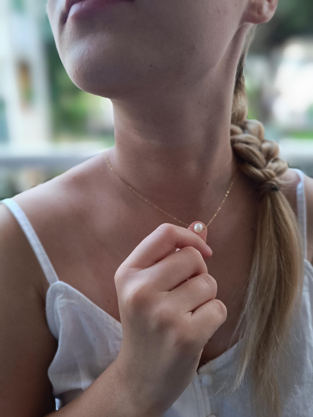 Minimalist Back Necklace with Pearls