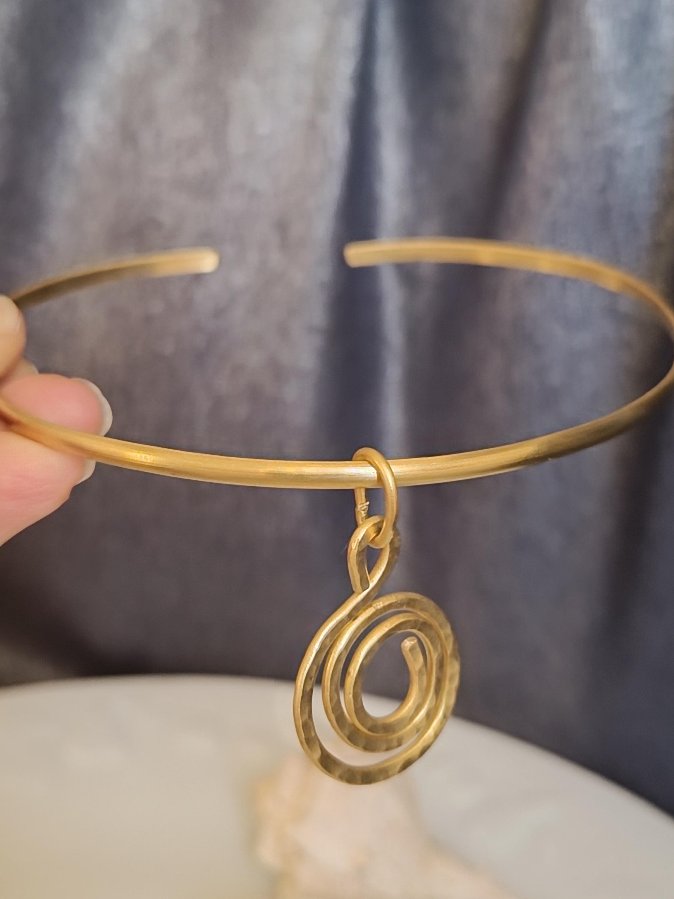 Minimalist Spiral Choker Necklace