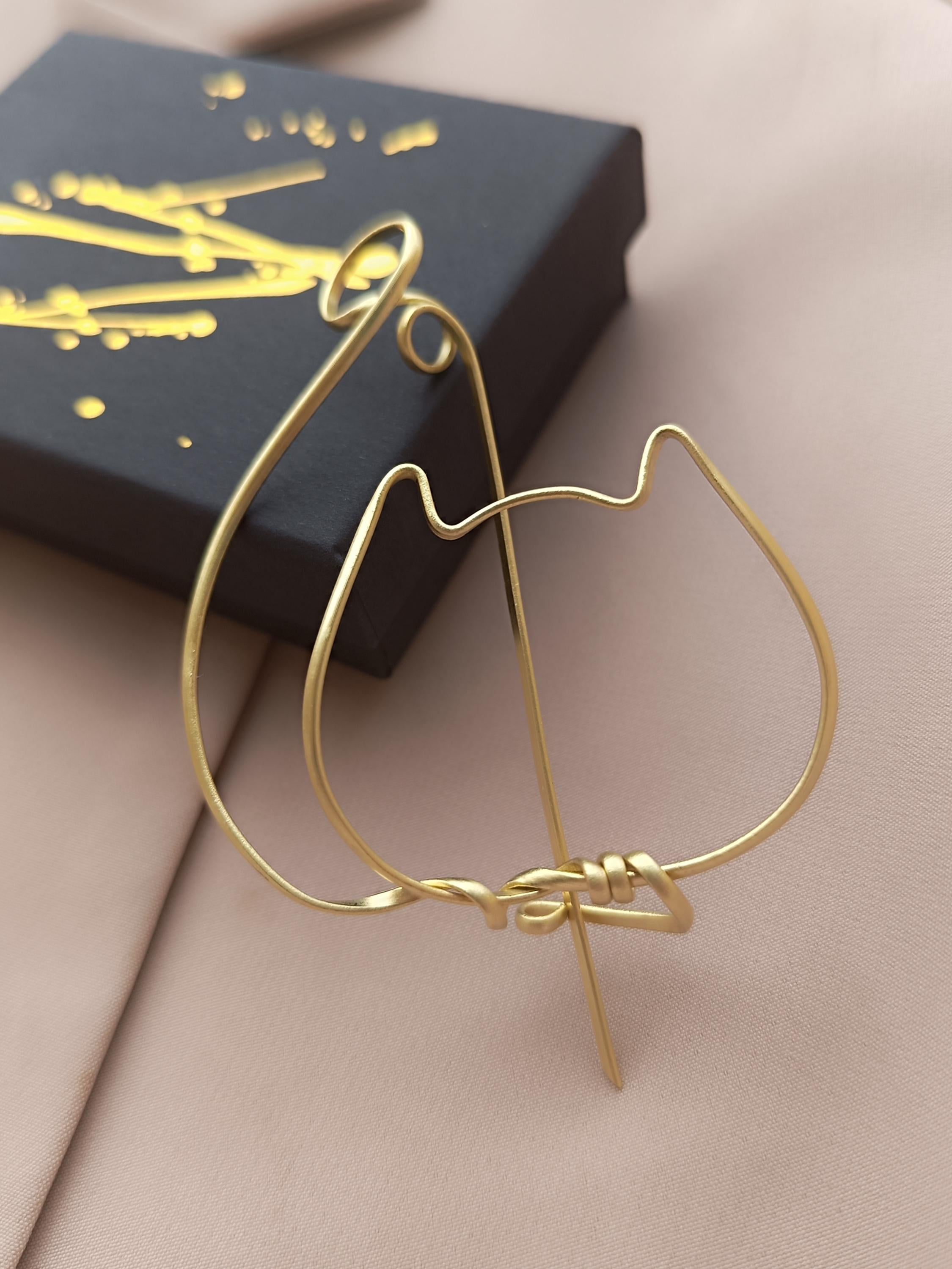 Minimalist Cat Brooch Brass