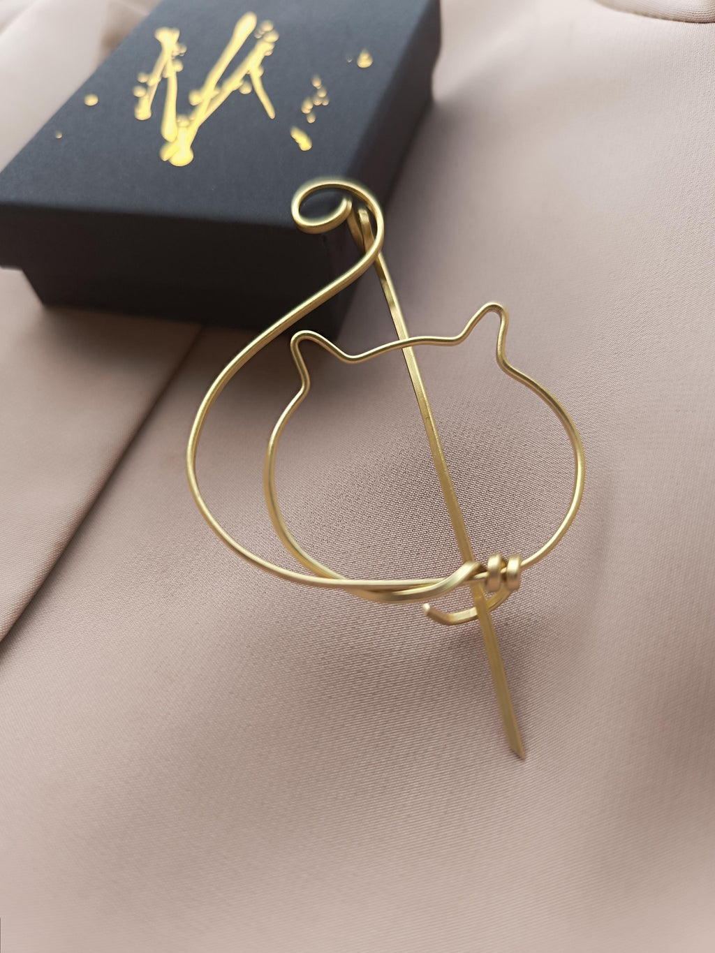Gold Cat Brooch Brass