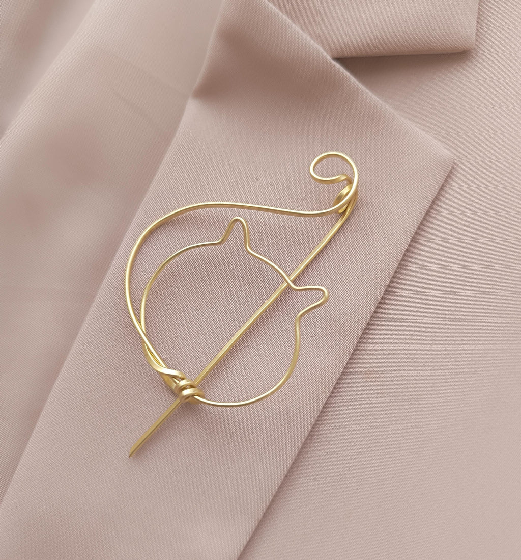Gold Cat Brooch Brass