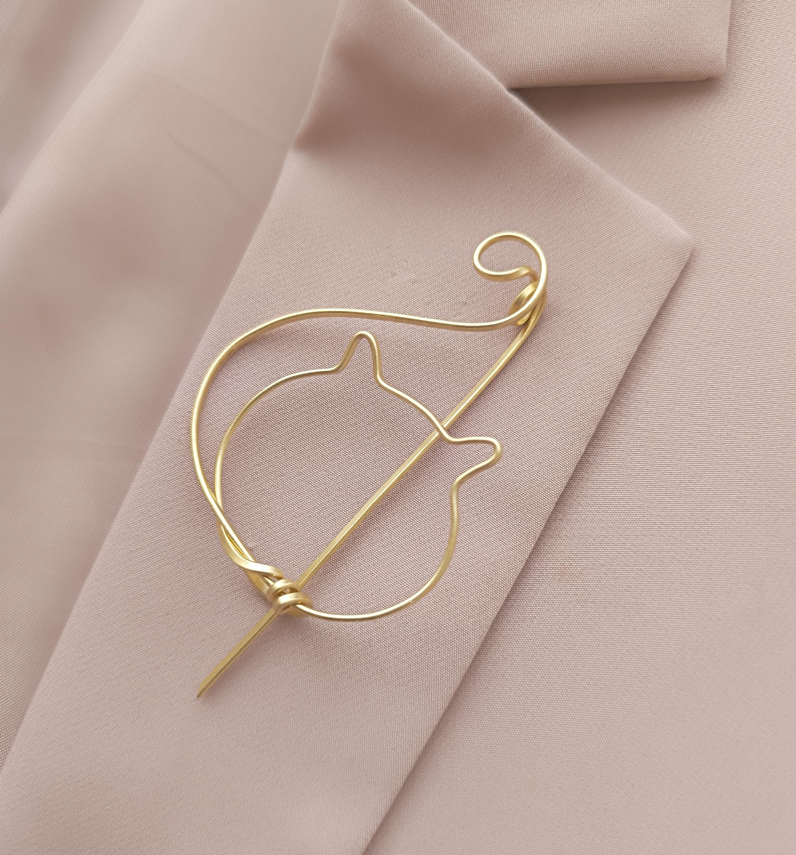 Gold Cat Brooch Brass