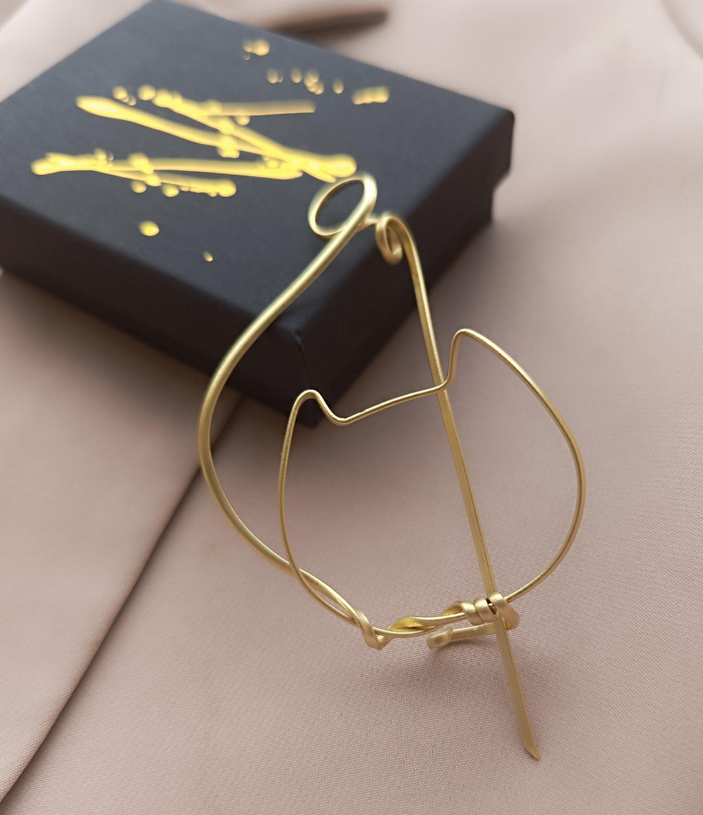 Minimalist Cat Brooch Brass