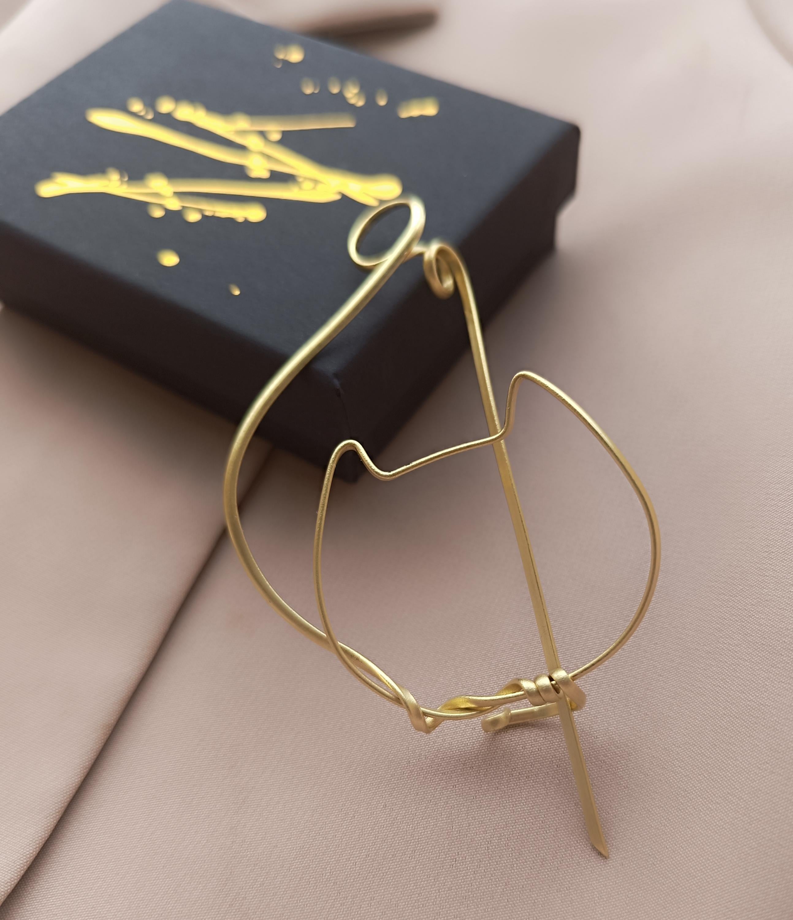 Minimalist Cat Brooch Brass