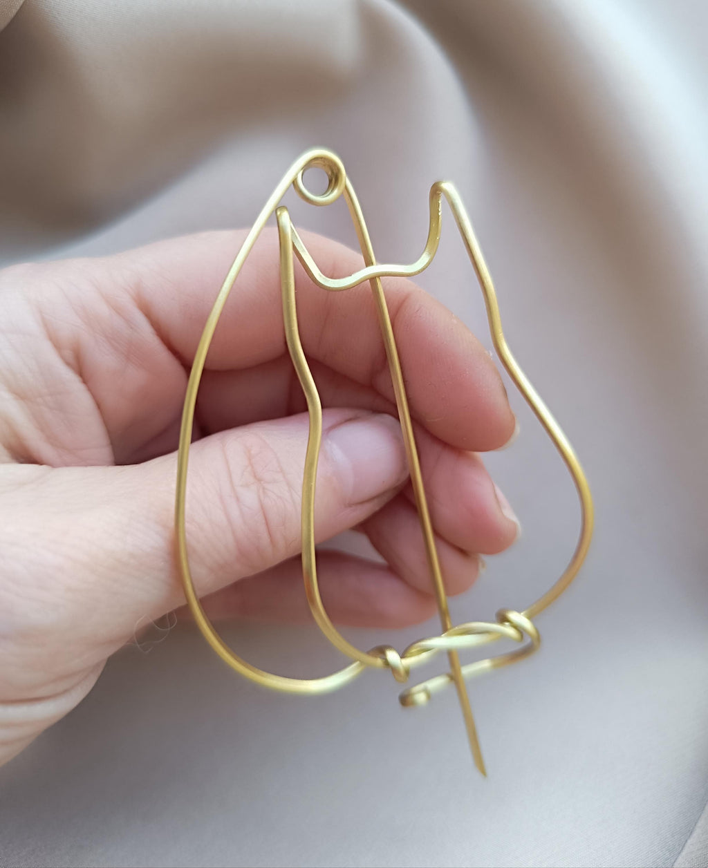 Minimalist Brass Cat Brooch