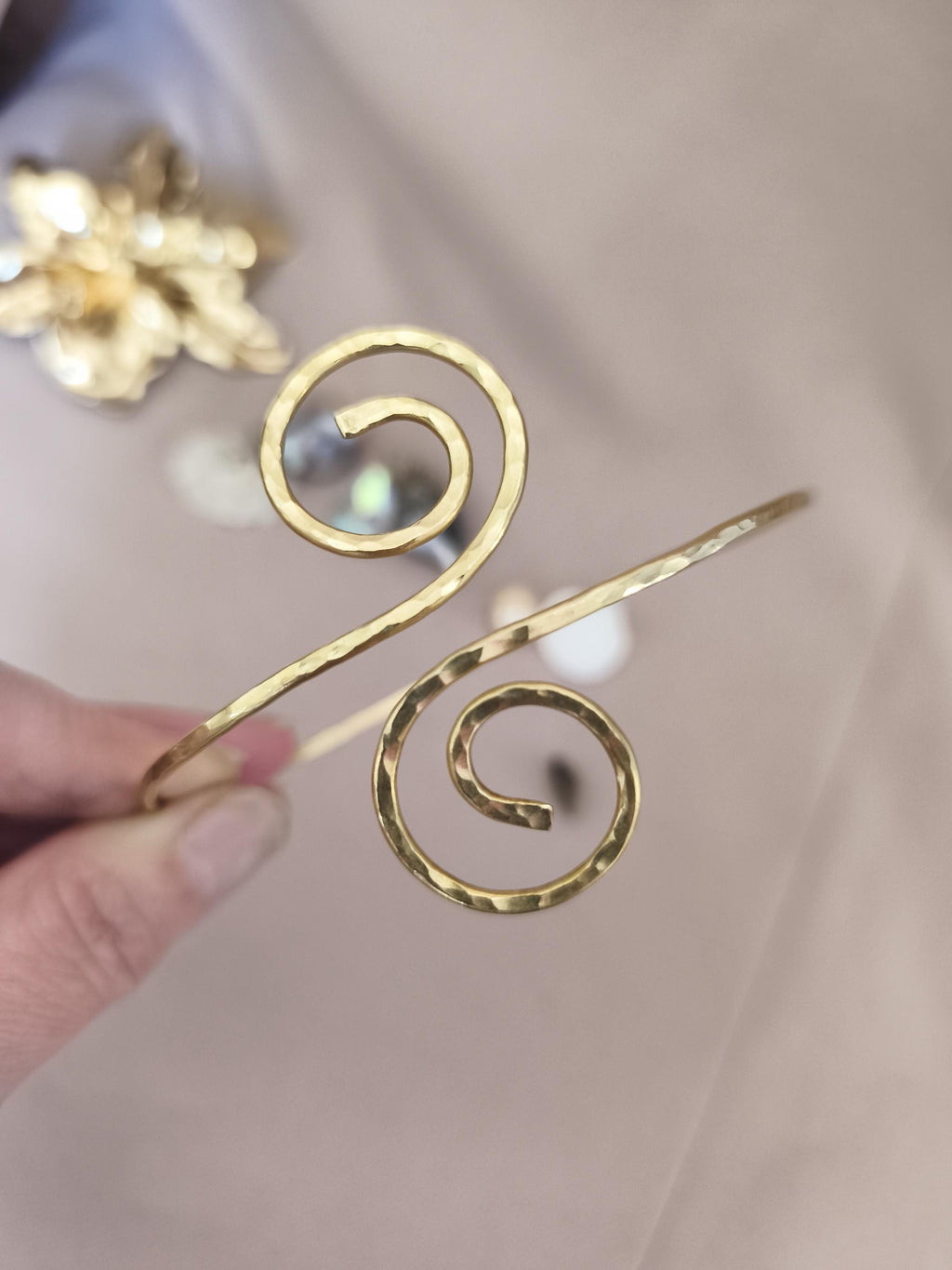 Adjustable Spiral Upper Arm Cuff