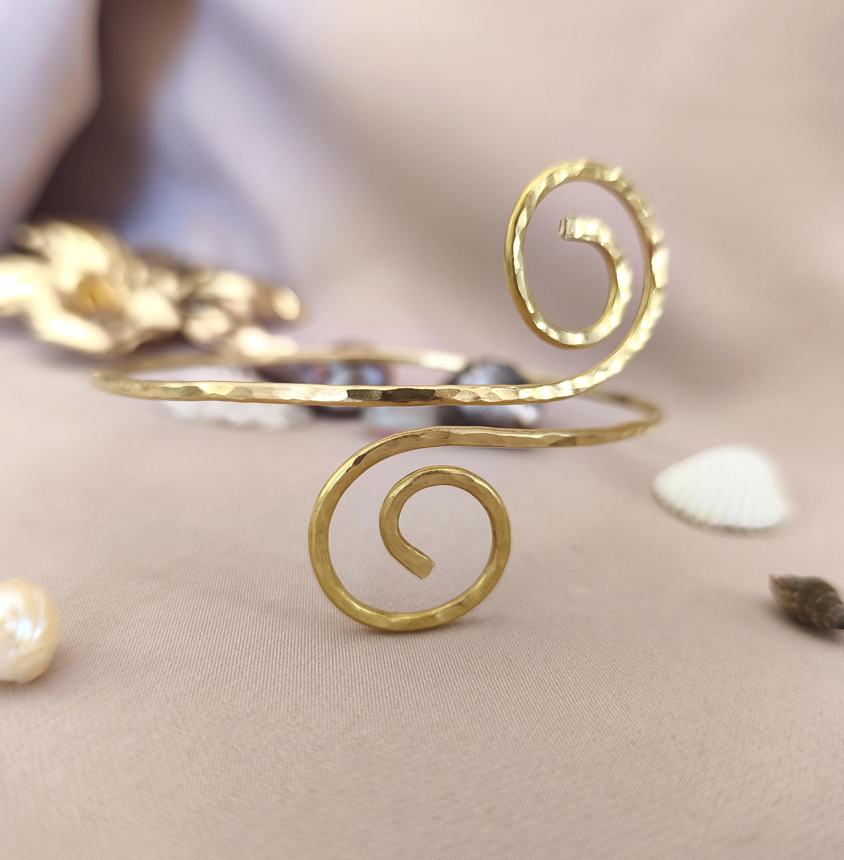Adjustable Spiral Upper Arm Cuff