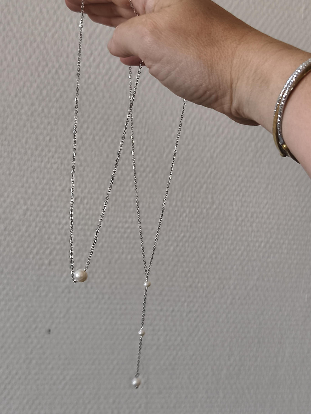 Minimalist Back Necklace with Pearls
