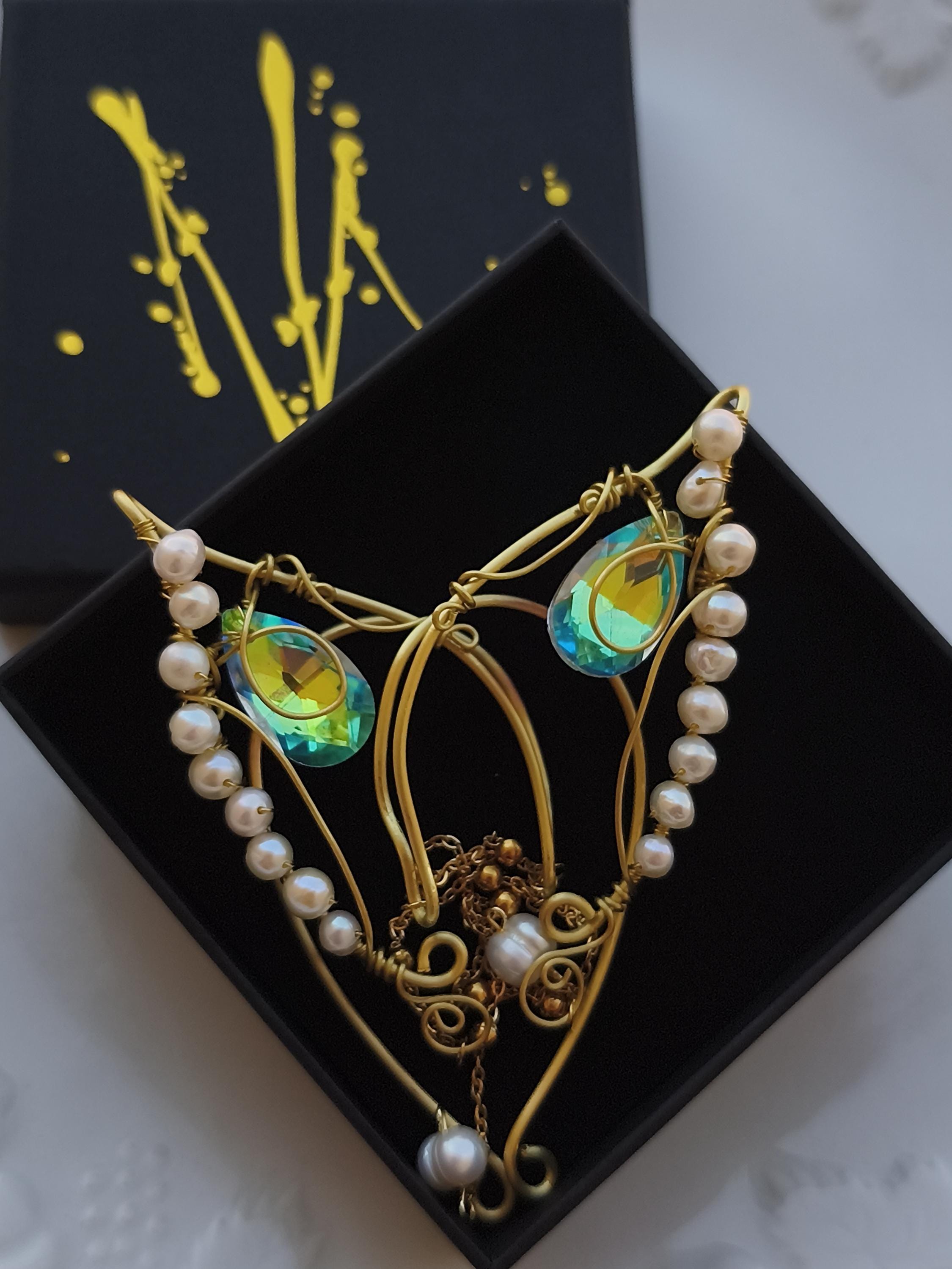 Elven Ear Cuff with Green Crystal
